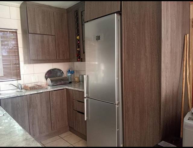 2 BEDROOM APARTMENT FOR SALE IN PROTEA GLEN